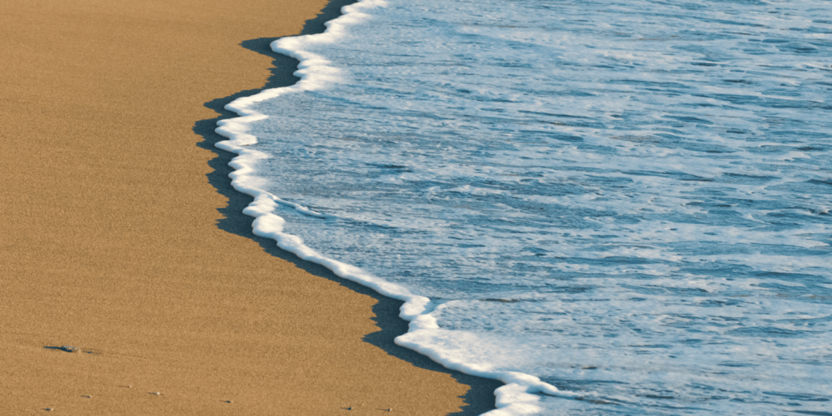 Stories Etched in Sand: Exploring the Quiet Drama of Shoreline Spaces